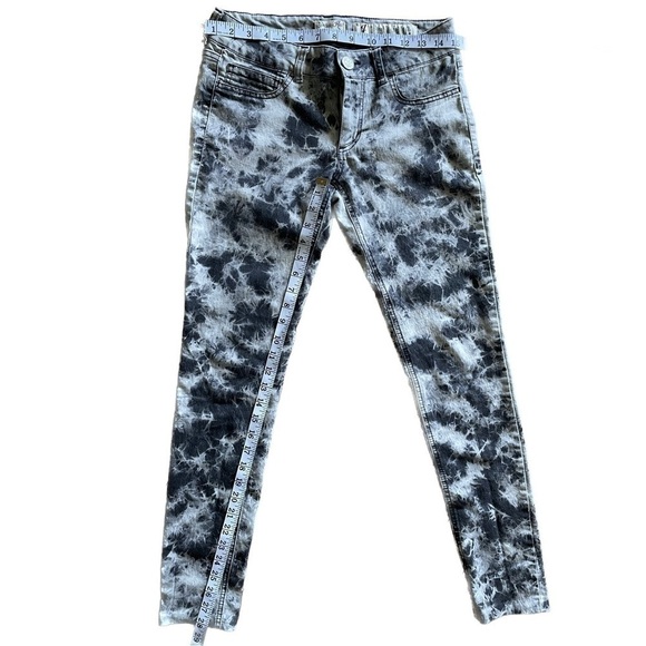 Indigo Rein - Size 7 Acid Bleach Washed Stretch Jeans - Picture 2 of 10